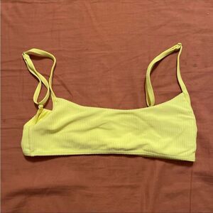 Frankie’s bikinis yellow bikini top🤎